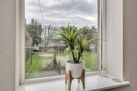 Apartment, 1 Bedroom | Living room