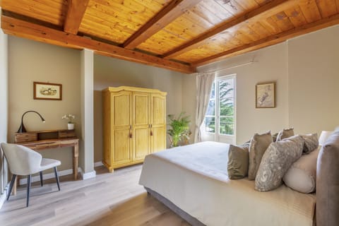 Family Suite | In-room safe, desk, free WiFi, bed sheets