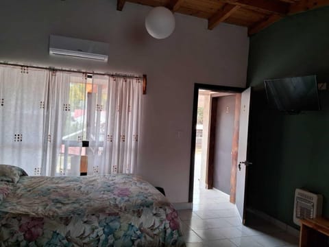 Family Triple Room | Free WiFi, bed sheets