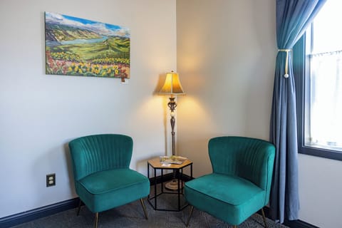 Room 10 | Premium bedding, pillowtop beds, free WiFi, bed sheets