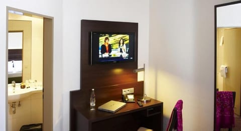 Standard Twin Room | In-room safe, free WiFi, bed sheets