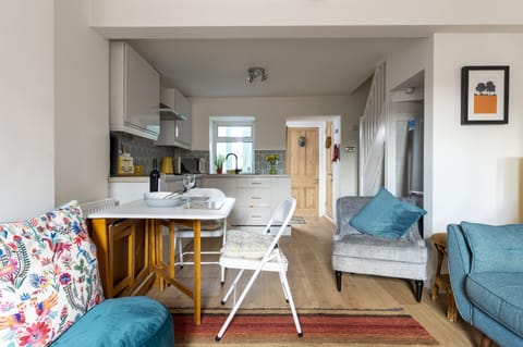 House, Private Bathroom, Mountain View | Interior