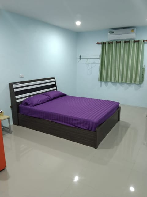 Standard Double Room | Desk, free WiFi, bed sheets