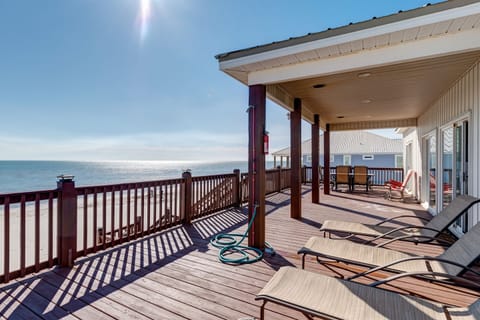 House, 4 Bedrooms | Balcony view