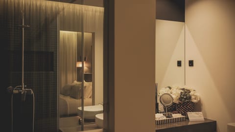 Double Room, 1 King Bed, Balcony | Bathroom | Shower, rainfall showerhead, designer toiletries, hair dryer