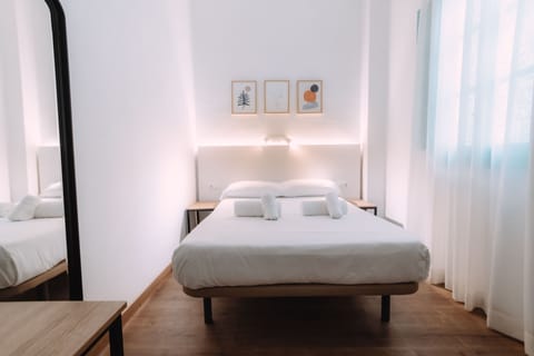 Double or Twin Room (Shared Bathroom) | Desk, laptop workspace, free cribs/infant beds, free WiFi