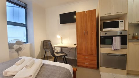 Apartment | Iron/ironing board, free WiFi, bed sheets