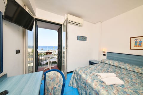 Double Room, Sea View | Desk, rollaway beds, free WiFi, bed sheets