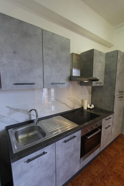 Appartamento Comfort (Edificio Separato) | Private kitchen