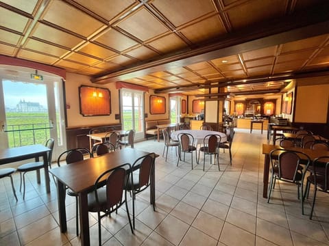 Daily buffet breakfast (EUR 13.5 per person)