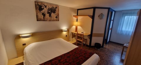 Individually decorated, individually furnished, desk, soundproofing