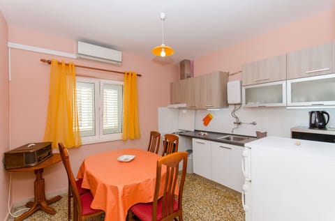 Apartment (A1) | Private kitchen