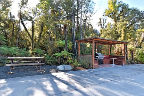 BBQ/picnic area