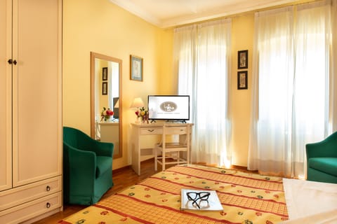 Panoramic Double or Twin Room | In-room safe, individually furnished, desk, laptop workspace