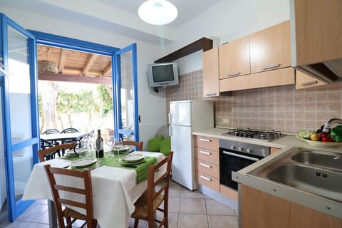 Villa, 2 Bedrooms, Smoking, Patio | Private kitchen