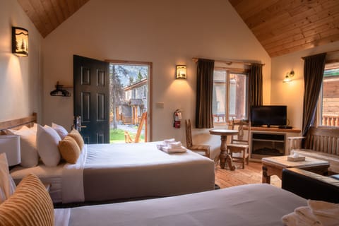 Room, 1 Bedroom (Private Cabin with Fireplace and lounge area) | Free WiFi, bed sheets