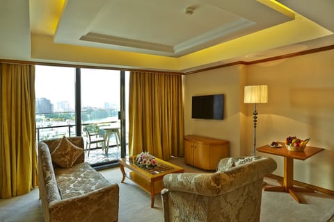 Junior Suite, 1 King Bed, Lake View | 1 bedroom, premium bedding, minibar, in-room safe