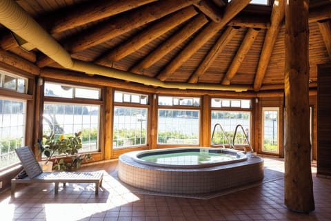 Indoor spa tub