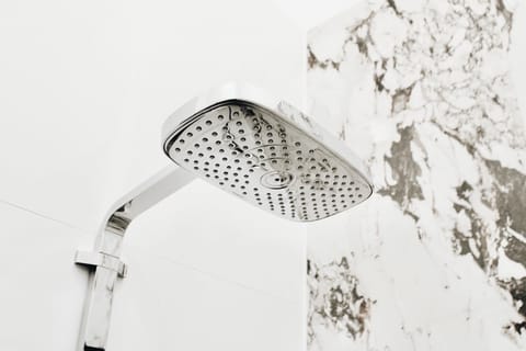 Panoramic Loft | Bathroom | Shower, rainfall showerhead, eco-friendly toiletries, hair dryer