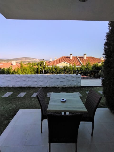 Deluxe Room, Garden Area | Balcony