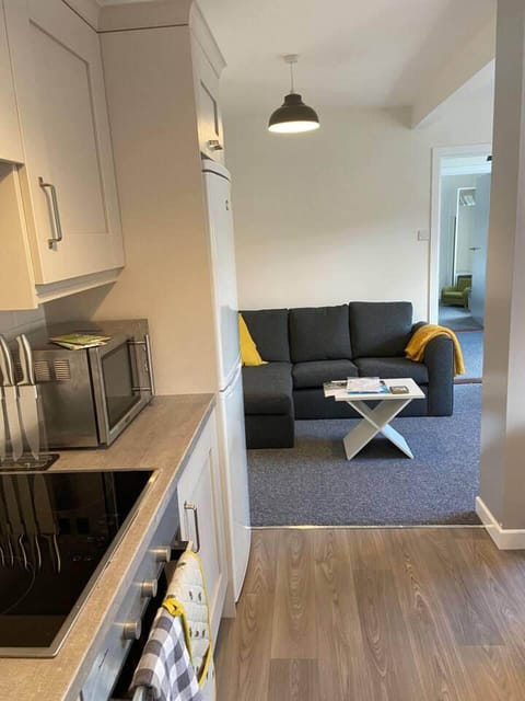 House | Private kitchen | Fridge, microwave, oven, stovetop