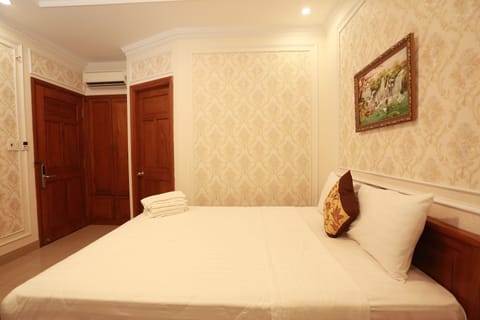 Standard Double Room, No Windows | Free WiFi, bed sheets