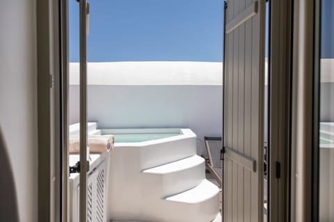 Deluxe Suite, Hot Tub | Private spa tub