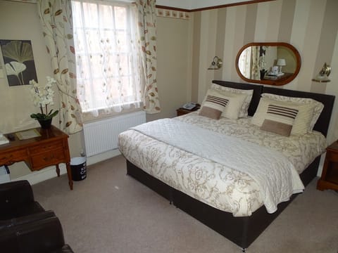 Standard Double Room | Hypo-allergenic bedding, desk, free WiFi