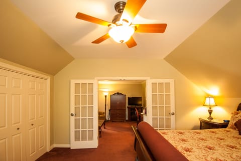 Suite, 1 Bedroom (Annex) | Premium bedding, pillowtop beds, individually decorated, desk