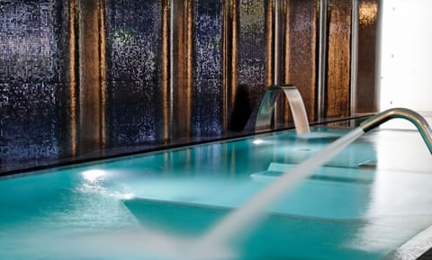 Spa tub, body treatments, hydrotherapy, aromatherapy, hot stone massages