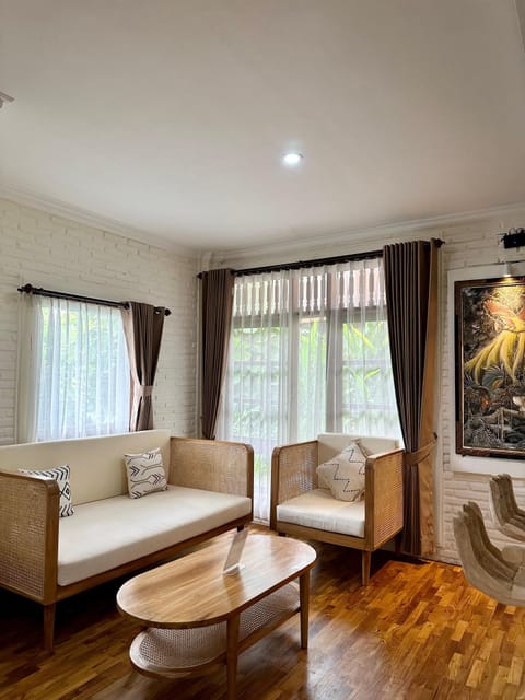 Family Cottage, 2 Bedrooms | Living area | TV, DVD player