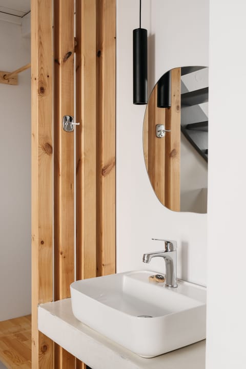 In-room safe, desk, laptop workspace, soundproofing