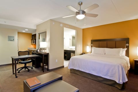 Studio Suite, 1 King Bed | In-room safe, desk, WiFi, bed sheets