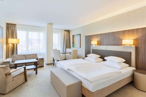 Junior Suite, 1 Bedroom, Non Smoking | Hypo-allergenic bedding, in-room safe, desk, blackout drapes