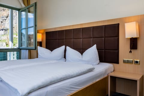 Standard Double Room | Free WiFi, bed sheets