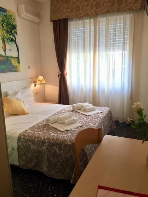 In-room safe, free WiFi