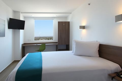 Superior Room, 1 Queen Bed | In-room safe, desk, iron/ironing board, free WiFi