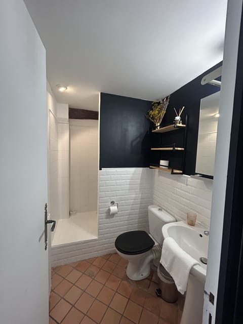 Free toiletries, towels