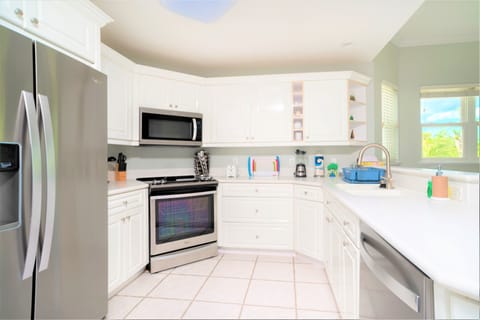 Family Room, 2 Bedrooms, Balcony, Beach View | Private kitchen | Full-size fridge, microwave, oven, stovetop