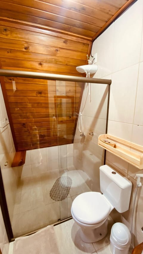 Romantic Chalet | Bathroom | Shower, rainfall showerhead, hair dryer, towels