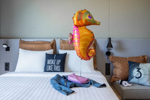 Room, 1 Queen Bed, City View | Desk, laptop workspace, blackout drapes, soundproofing