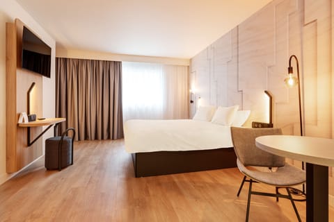 Comfort Double Room, Non Smoking | Premium bedding, desk, laptop workspace, blackout drapes