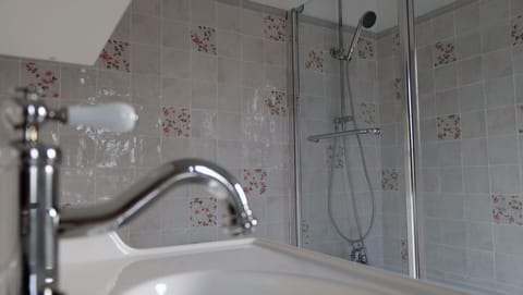 The Sequel | Bathroom | Shower, hair dryer, towels