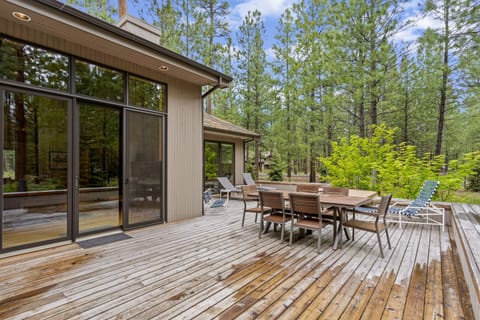 House, 3 Bedrooms | Balcony