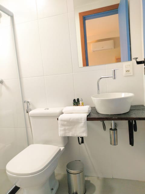 Standard Room | Bathroom | Shower, hair dryer, towels, soap