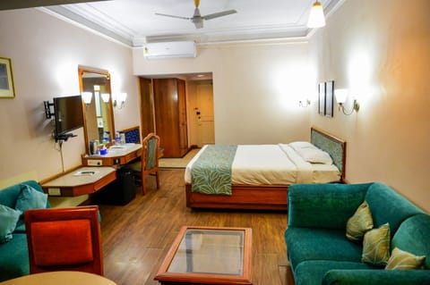 Deluxe Double Room, Accessible | Desk, free WiFi, bed sheets