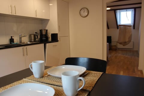 Apartment, 1 Bedroom | Dining room