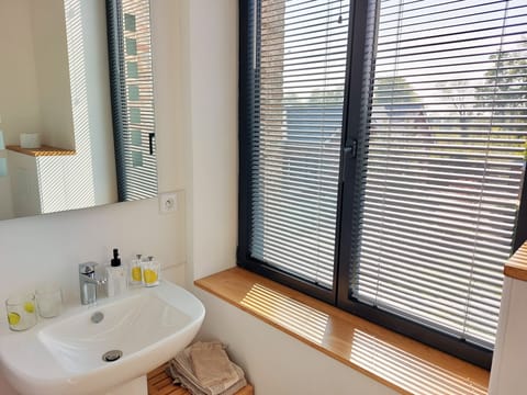 Premium Double Room | Bathroom