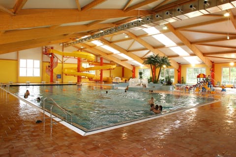 Exercise/lap pool