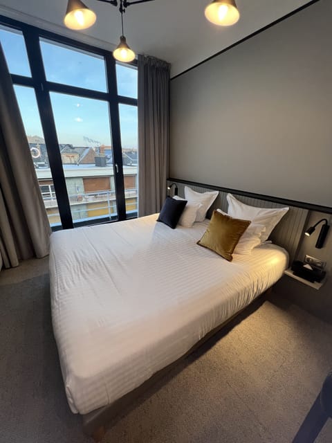 Comfort Double Room, City View | In-room safe, desk, blackout drapes, soundproofing